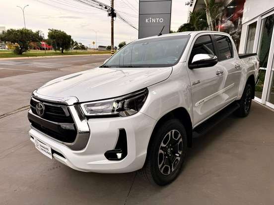 TOYOTA-HILUX-2025