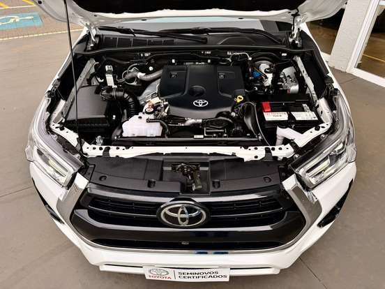 TOYOTA-HILUX-2025
