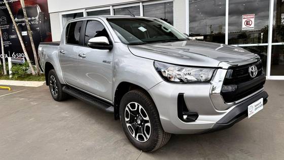 TOYOTA HILUX 2.8 D-4D TURBO DIESEL CD SRV 4X4 AUTOMÁTICO