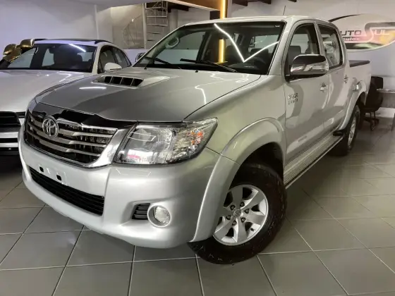TOYOTA HILUX 3.0 SRV 4X4 CD 16V TURBO INTERCOOLER DIESEL 4P AUTOMÁTICO TOYOTA HILUX 3.0 SRV 4X4 CD 16V TURBO INTERCOOLER DIESEL 4P AUTOMÁTICO