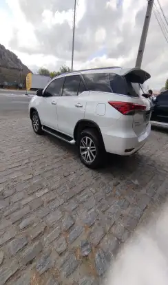TOYOTA-HILUX SW4-2016