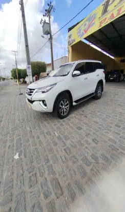TOYOTA-HILUX SW4-2016