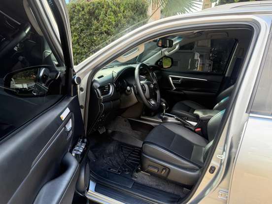 TOYOTA-HILUX SW4-2.8 D-4D TURBO DIESEL SRX 7L 4X4 AUTOMÁTICO TOYOTA-HILUX SW4-2022