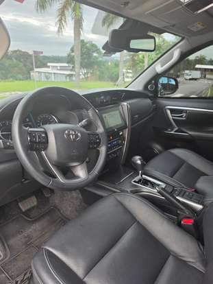 TOYOTA-HILUX SW4-2024