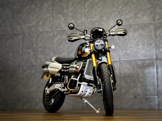 TRIUMPH SCRAMBLER 1200 XE 