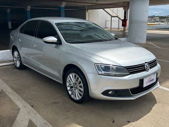 VOLKSWAGEN-JETTA-2.0 TSI HIGHLINE 211CV GASOLINA 4P TIPTRONIC VOLKSWAGEN-JETTA-2013