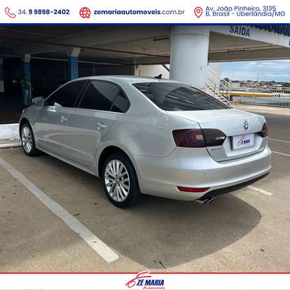 VOLKSWAGEN-JETTA-2013