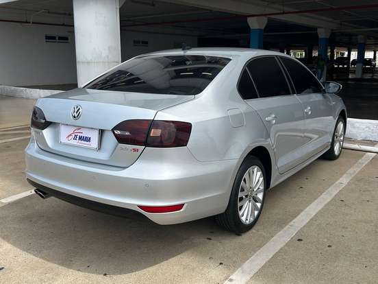 VOLKSWAGEN-JETTA-2.0 TSI HIGHLINE 211CV GASOLINA 4P TIPTRONIC VOLKSWAGEN-JETTA-2013
