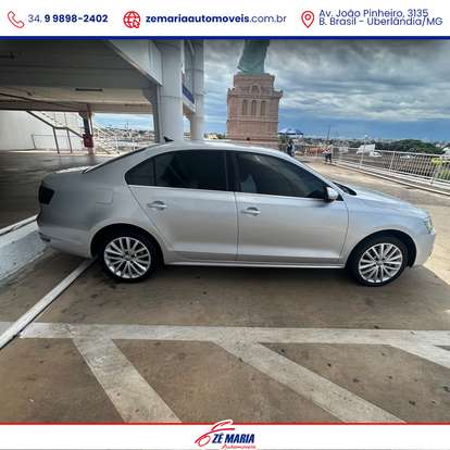 VOLKSWAGEN-JETTA-2013