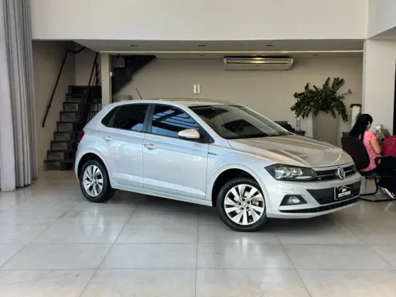 VOLKSWAGEN POLO 1.0 200 TSI COMFORTLINE AUTOMÁTICO VOLKSWAGEN POLO 1.0 200 TSI COMFORTLINE AUTOMÁTICO