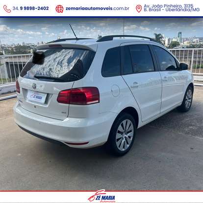 VOLKSWAGEN-SPACEFOX-2017