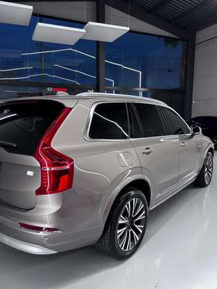 VOLVO-XC90-2022