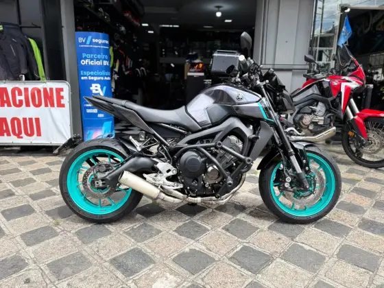 YAMAHA MT-09 