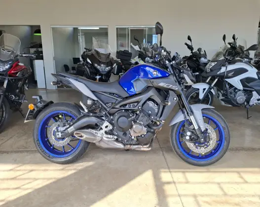 YAMAHA MT-09 YAMAHA MT-09