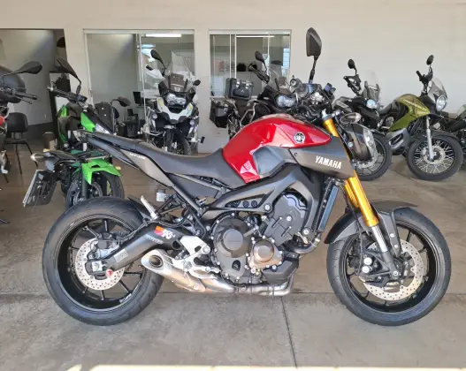 YAMAHA MT-09 YAMAHA MT-09