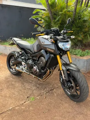 YAMAHA MT-09 