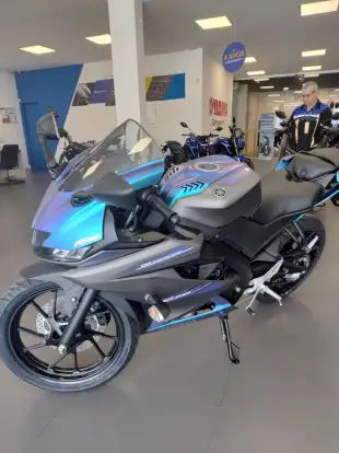 YAMAHA-YZF R15-2025