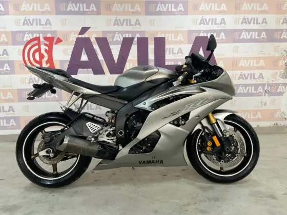 YAMAHA YZF-R6 