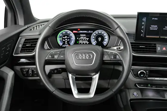 AUDI-Q5-2022
