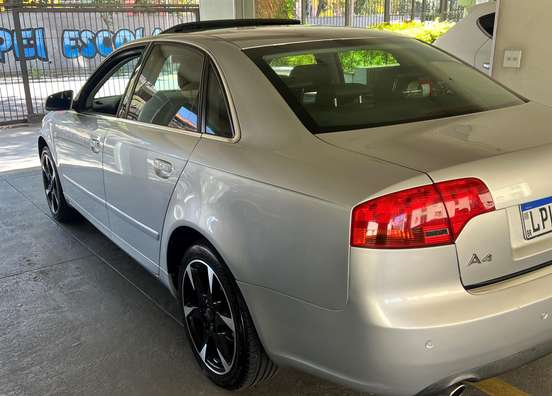 AUDI-A4-2005