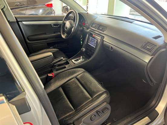 AUDI-A4-2005