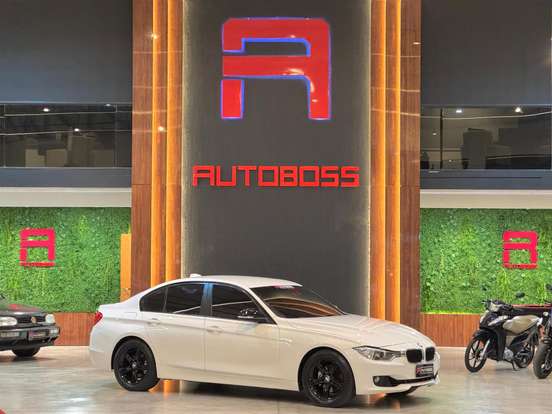 BMW-320i-2014