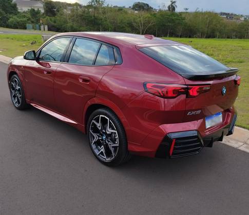BMW iX2 64,8 KW ELÉTRICO XDRIVE30 M SPORT
