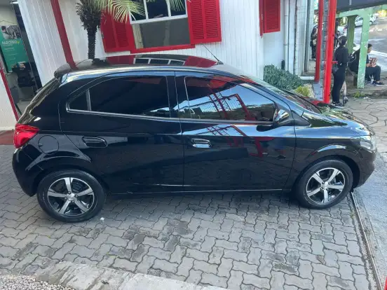 CHEVROLET-ONIX-2018