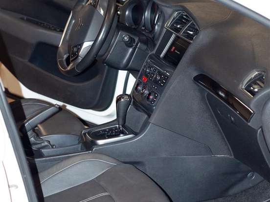 CITROËN-C4 LOUNGE-1.6 EXCLUSIVE 16V TURBO GASOLINA 4P AUTOMÁTICO CITROËN-C4 LOUNGE-2014