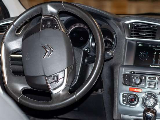 CITROËN-C4 LOUNGE-1.6 EXCLUSIVE 16V TURBO GASOLINA 4P AUTOMÁTICO CITROËN-C4 LOUNGE-2014