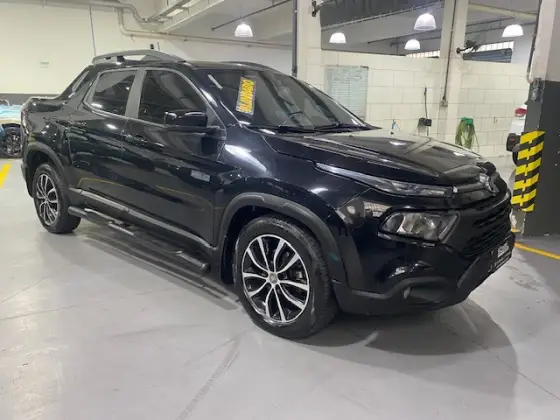 FIAT TORO 2.0 16V TURBO DIESEL ULTRA 4WD AT9 FIAT TORO 2.0 16V TURBO DIESEL ULTRA 4WD AT9