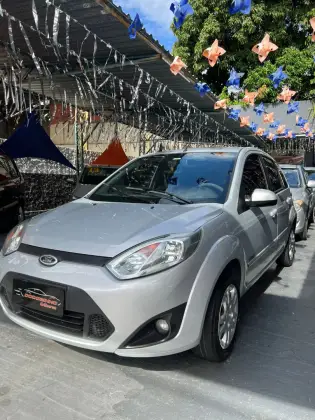 FORD FIESTA 1.6 ROCAM HATCH 8V FLEX 4P MANUAL