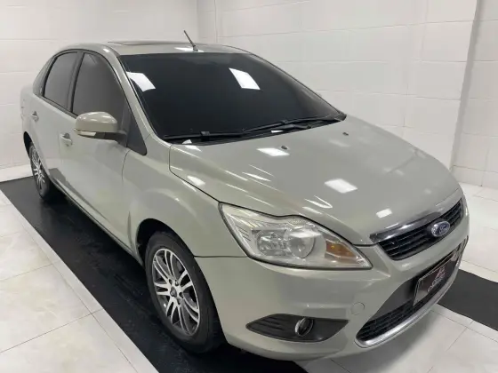 FORD FOCUS 2.0 GHIA SEDAN 16V FLEX 4P AUTOMÁTICO