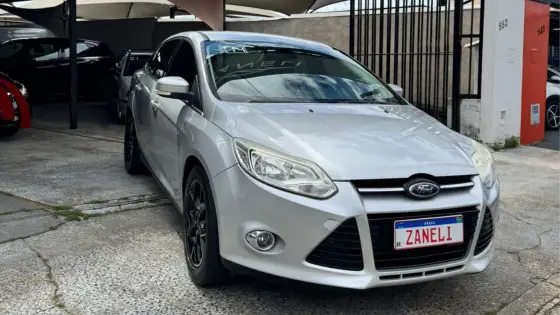 FORD FOCUS 2.0 TITANIUM PLUS 16V FLEX 4P POWERSHIFT FORD FOCUS 2.0 TITANIUM PLUS 16V FLEX 4P POWERSHIFT
