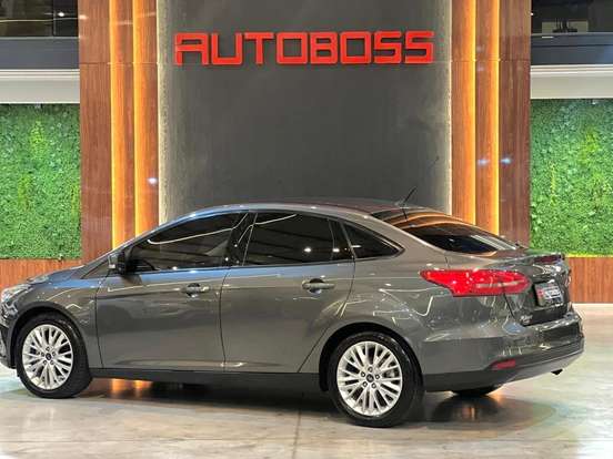 FORD-FOCUS-2017