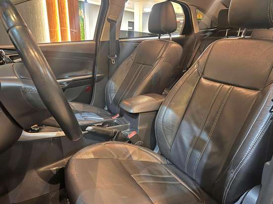 FORD-FOCUS-2.0 SE 16V FLEX 4P POWERSHIFT FORD-FOCUS-2017