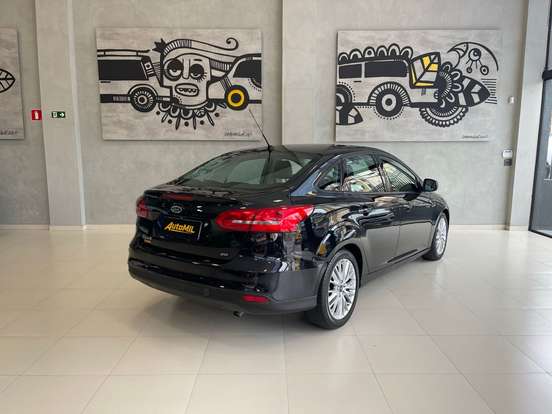 FORD-FOCUS-2017