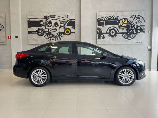 FORD-FOCUS-2017