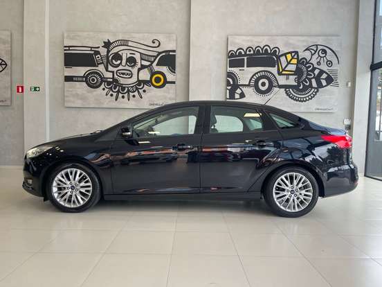 FORD-FOCUS-2017