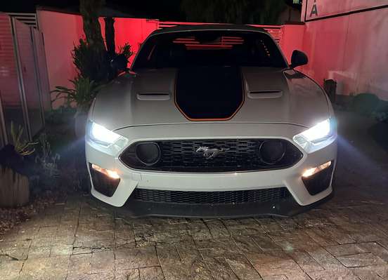 FORD-MUSTANG-2022