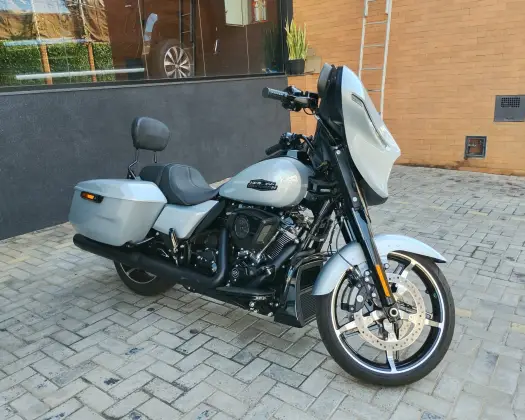 HARLEY-DAVIDSON STREET GLIDE 