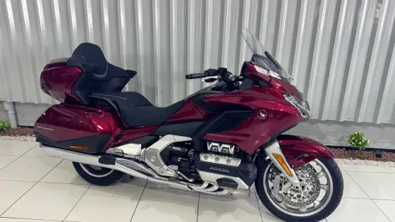 HONDA GL 1800 GOLD WING TOUR HONDA GL 1800 GOLD WING TOUR