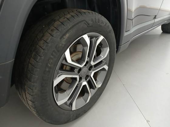 /en/city/cate-car-used-car/jeep-commander-2022-1-3-t270-turbo-flex-limited-at6-43979133896688640/-14