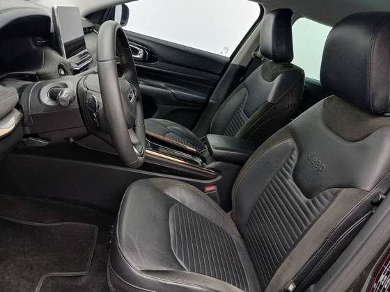 /en/city/cate-car-used-car/jeep-commander-2022-1-3-t270-turbo-flex-limited-at6-43979133896688640/-16