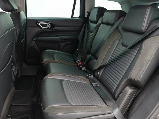 /en/city/cate-car-used-car/jeep-commander-2022-1-3-t270-turbo-flex-limited-at6-43979133896688640/-17