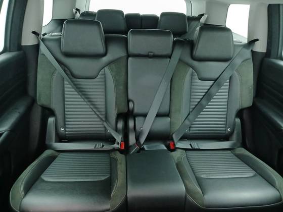 /en/city/cate-car-used-car/jeep-commander-2022-1-3-t270-turbo-flex-limited-at6-43979133896688640/-18