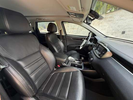 KIA-SORENTO-3.3 V6 GASOLINA EX 7L AUTOMATICO KIA-SORENTO-2017
