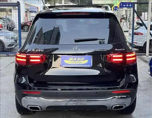 MERCEDES-BENZ-GLB 220-2024