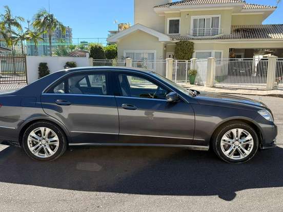 MERCEDES-BENZ-E 500-5.0 AVANTGARDE VR4 V8 GASOLINA 4P AUTOMÁTICO MERCEDES-BENZ-E 500-2011