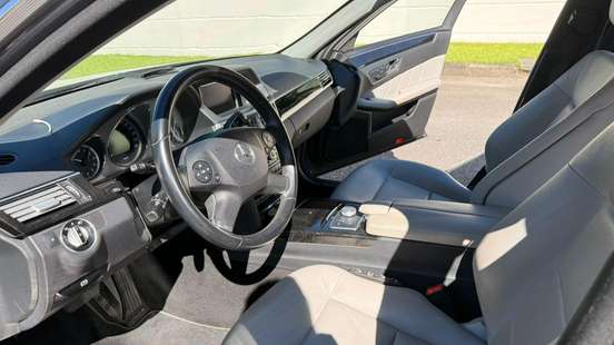 MERCEDES-BENZ-E 500-2011